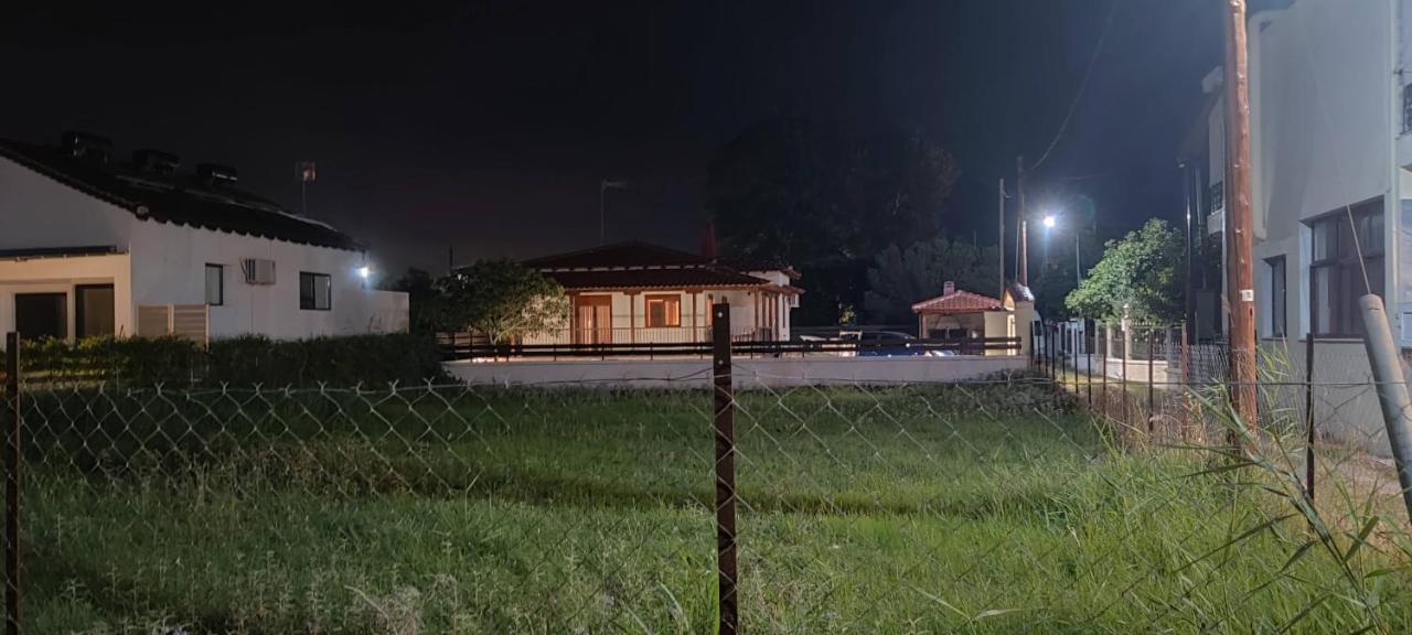 Enalio Beach House Nea Kallikrateia Εξωτερικό φωτογραφία